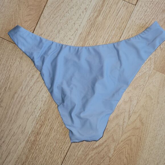 New J.Crew Bikini Bottom Women’s Medium Curved Waist Cheeky Light Blue Swimwear - Picture 2 of 7